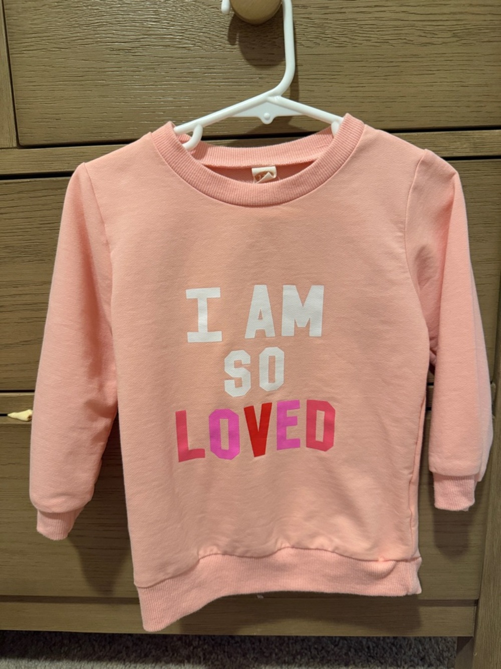 Source Unknown Pink 'I AM SO LOVED' Kids Sweatshirt